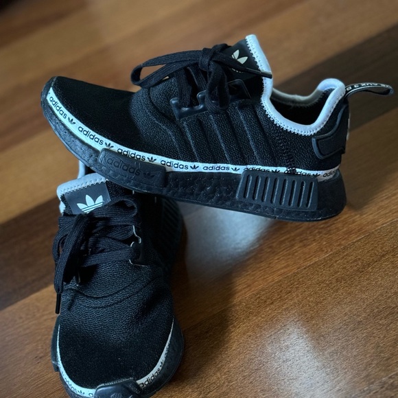 ❤️ADIDAS NMD_R1 BOOST❤️ - Picture 1 of 4
